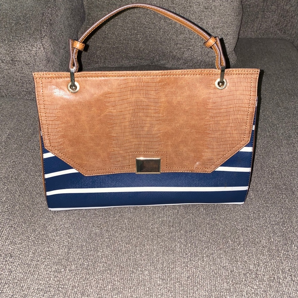 Handbag & purse